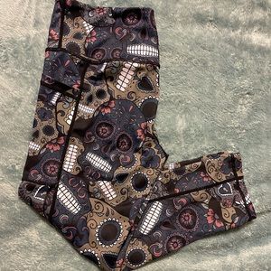 CVG Midnight Skullz s M capris
